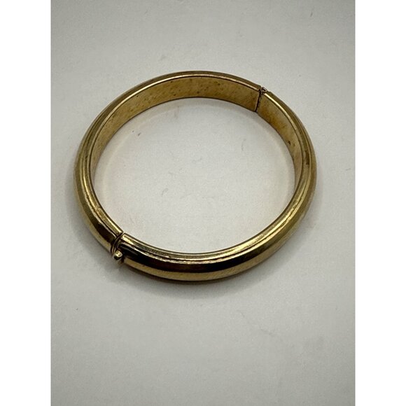 Vintage Hinged Gold-Tone Metal Bangle Bracelet With Snap Closure - Picture 6 of 7